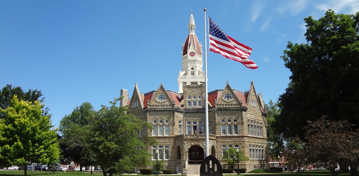 Old,Courthouse,In,Lincoln,Seen,At,Sunset.,Lincoln,,Illinois,,Usa.