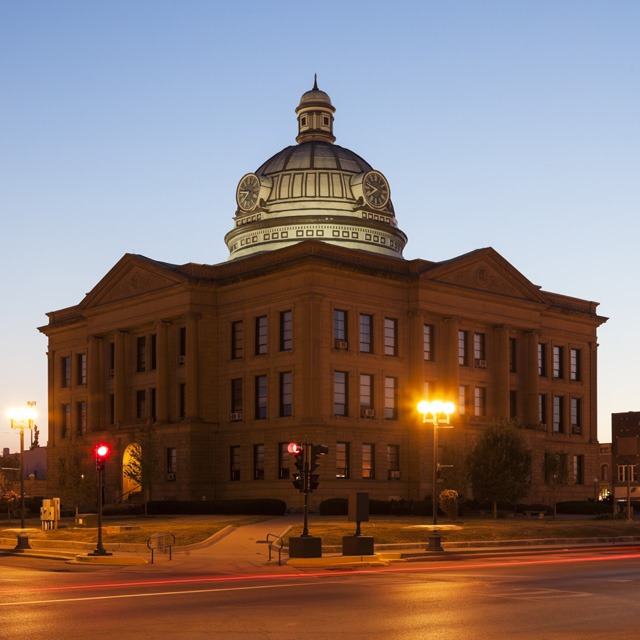 Old,Courthouse,In,Lincoln,Seen,At,Sunset.,Lincoln,,Illinois,,Usa.